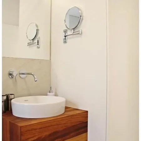 Klara's Seaview * Τρογκίρ