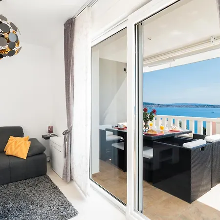 Klara's Seaview Appartamento *